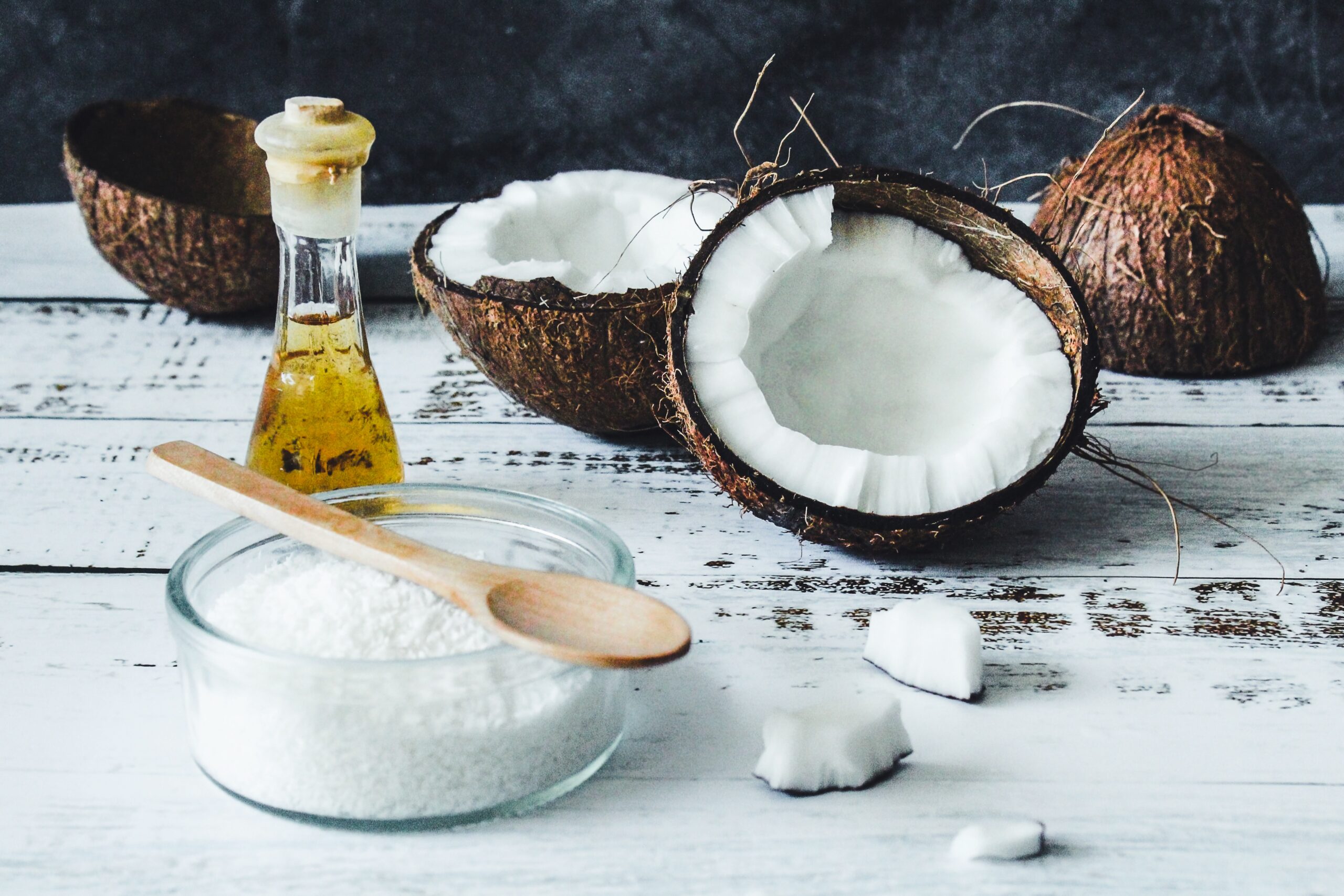 5 Skin benefits of Coconut Oil daily